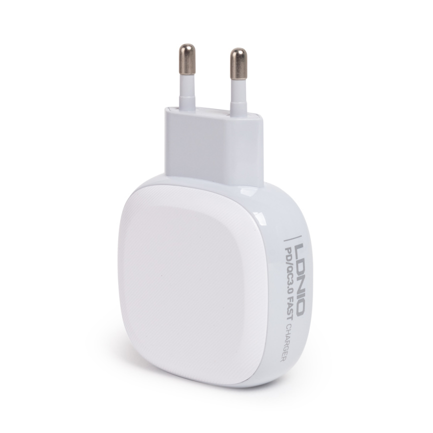 Универсальное зарядное устройство LDNIO A3510Q 2*USB A/1*USB Type C Белый фото 1